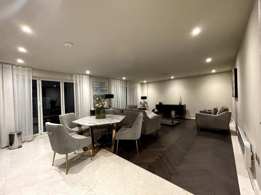 Апартаменти 2Br Urban Vista Retreat Chcl F7 Чіґвелл Екстер'єр фото